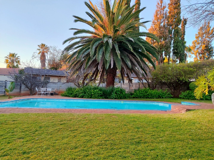 3 Bedroom Property for Sale in Flamwood North West